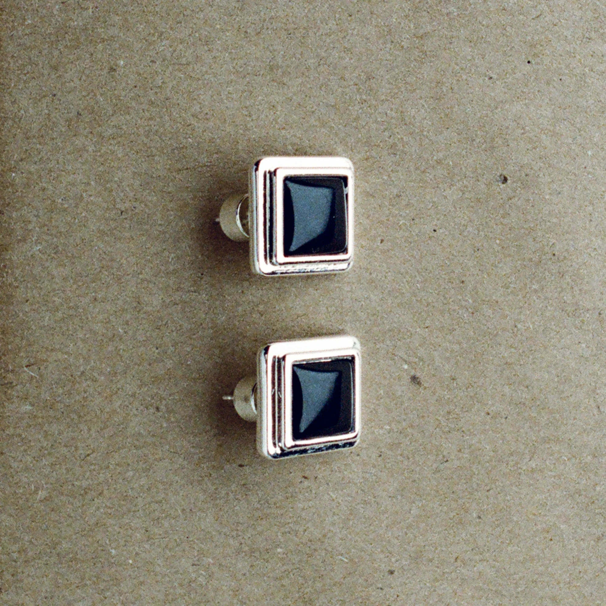 ARCHER EARRINGS - Image 3