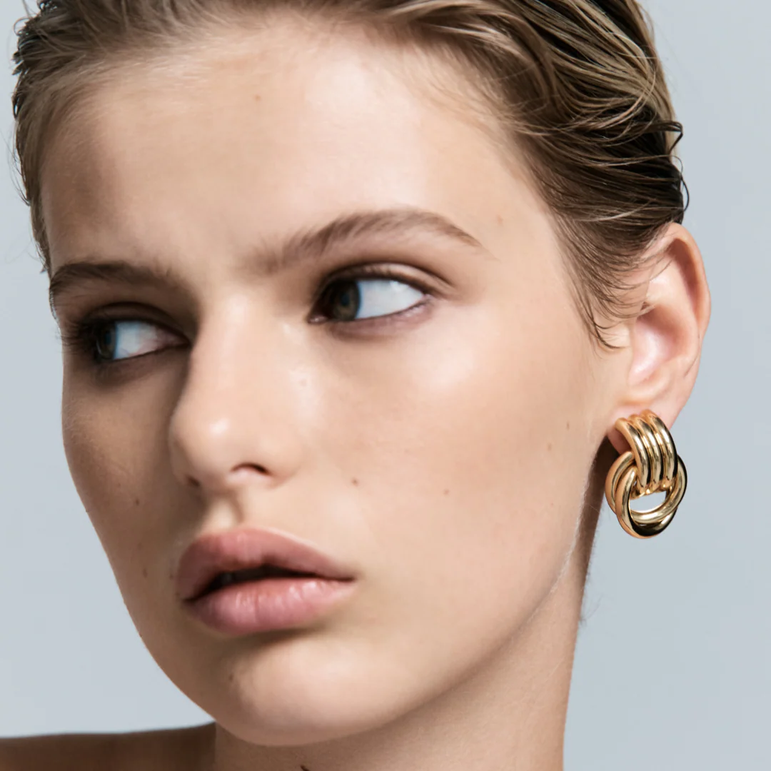 MINI KNOT EARRINGS - Image 16